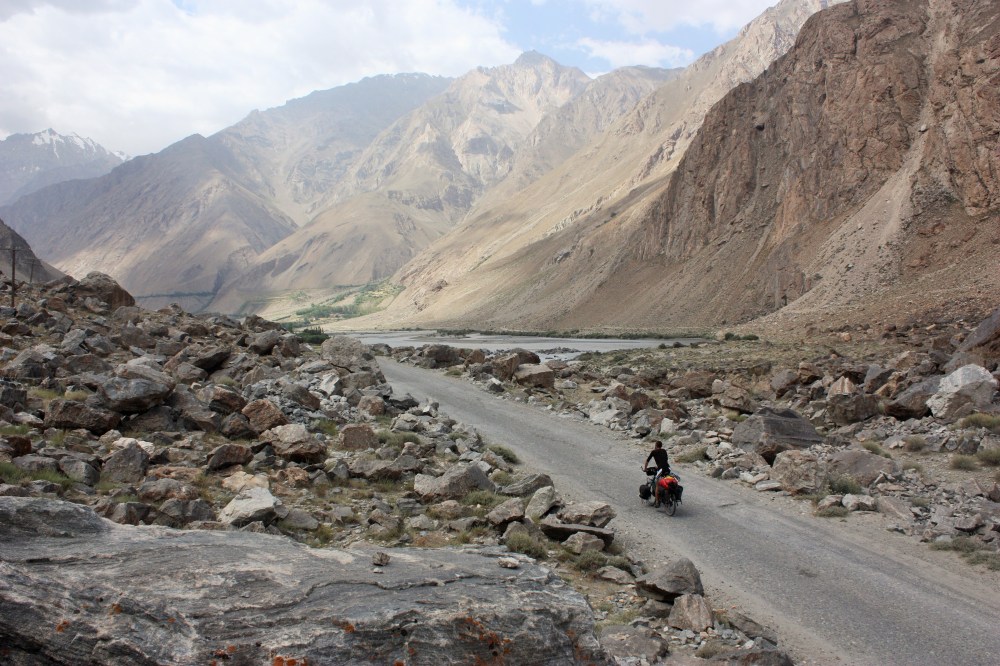Entering the Wakham Valley